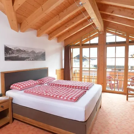 Alpstern Apartment *